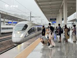杭州南站首发京广高铁 南北直通新跨越