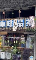葫芦娃爷爷隔壁阳台挂起7个葫芦 邻居迅速补位续热度