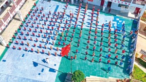 给每道山梁种满春天——从13个到283个：雪峰山深处一座村校的“逆袭”与一位校长的“播种实验”