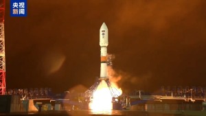 俄成功发射“联盟-2.1b”运载火箭 军用卫星顺利入轨