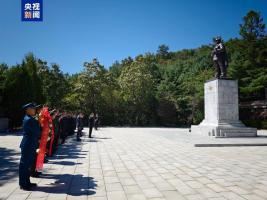 第三届中国青年干部代表团访朝 缅怀先烈续写友谊