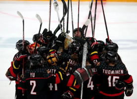 WHL深圳女冰逆转击败龙卷风队 连续三年闯入总决赛