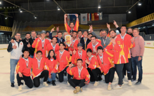 2022世锦赛，中国男子冰球队全胜夺冠重返甲级组