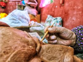 手手相传 听他们与泥土的对话