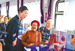 青海湖的浪花串起林芝的桃花