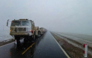 走进练兵场 | 重装运输车，驰骋风雪“天路”！