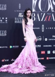 李晓峰是时尚芭莎红毯主持人 网友猜杨幂不来是避嫌：前夫的现任的女友