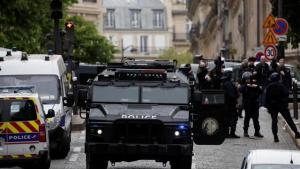 男子闯入伊朗驻法国使馆威胁要自爆 携带爆炸物，已被警方控制
