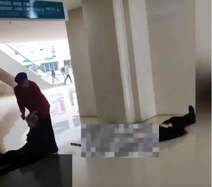 云南医院持刀伤人案：有患者拿棍与嫌犯对峙，2死21伤嫌犯被捕