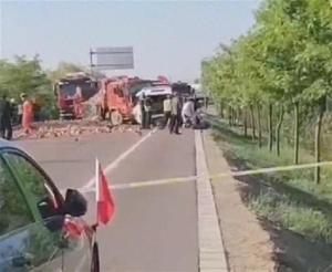 宁夏发生交通事故 致9死2伤 事故原因调查中