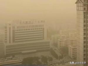 甘肃河西走廊多地出现沙尘暴 红褐色天幕下的自然警讯