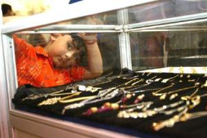 日媒：印度白银进口量大增，珠宝饰品需求激增