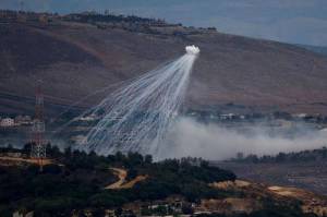 烧穿金属：以色列使用的白磷弹有多可怕？致上百人需治疗