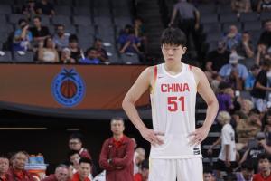 中国男篮集训队今夏1胜10败 海外拉练艰难收场