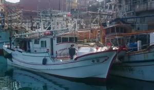 台湾渔船遭日本追逐登检 8人被带走调查 日方或将罚款放行
