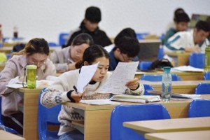 大学教授谈学生们毕业焦虑 教育多元价值被忽视