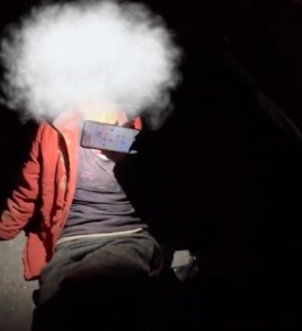 医生下班偶遇车祸受伤老人出手救治：我是医生，治病救人是指责所在
