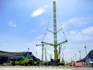 全球最大吨位全地面起重机集中交付 刷新世界纪录
