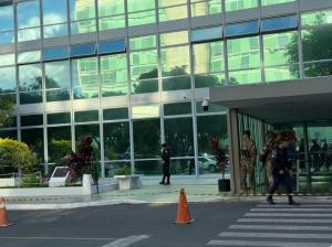 巴西首都一政府辦公樓遭爆炸物威脅 嫌疑人被控制