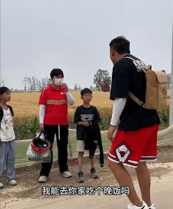 養(yǎng)活3弟妹的女生稱如今生活被打擾 堅(jiān)強(qiáng)女孩感動(dòng)眾人