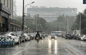 四預(yù)警生效中,！北京多地現(xiàn)較強降雨 出行注意安全：多區(qū)積水風(fēng)險增加