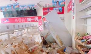 媒體評趙一鳴零食店被哄搶 官方正調(diào)查處理
