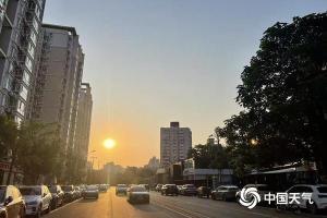 北京未來三天晴熱高溫天氣持續(xù) 今天最高氣溫可達(dá)38℃ 注意防暑降溫