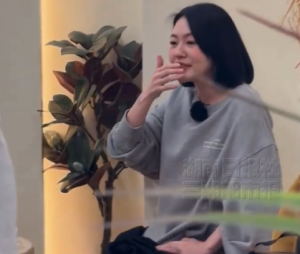 徐熙娣現(xiàn)身首爾瘦到衣服撐不住 狀態(tài)令人擔(dān)憂
