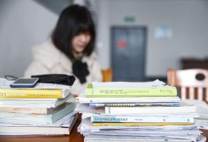 50多歲爸爸考上研究生 年齡不是限制夢想的理由