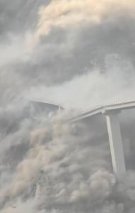 四川阿坝垮塌红旗桥今年1月才建成 山体滑塌致路基及引桥垮塌