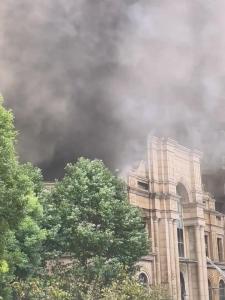 上海一豪宅失火无人员伤亡 火灾已被扑灭