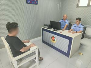 男子为卖货造谣化工厂害死人被罚 跟风拍“热点”视频引流