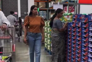 美国德州一名网友拍视频吐槽超市里几乎全部是印度人