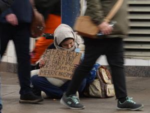 美国中产“斩杀线”是不是事实 现象背后的社会问题