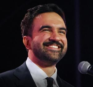 美国纽约新任市长马姆达尼宣誓就职 承诺改善民生