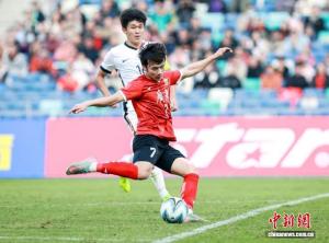 广东队战胜香港队实现省港杯三连冠 点球大战定胜负