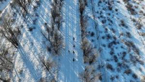 边防官兵徒步6小时为界碑描红 忠诚戍边青春无悔