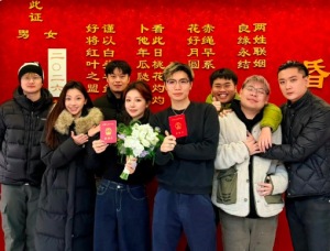 阿哲5100领证甜度爆表！易梦玲陪同整蛊欢乐满满