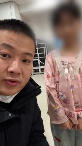 黑龙江7岁女孩独自照顾住院父亲 懂事行为感动网友