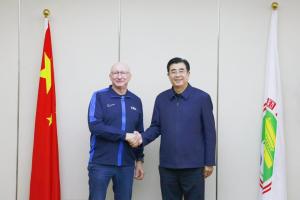 克瑞斯出任中国足协技术总监 聚焦技术发展与青训体系