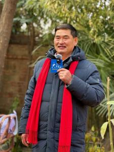 “大衣哥”：我还是爱唱歌的农民 坚守初心不变