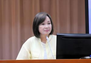 高雄市长选战柯志恩有望赢赖瑞隆吗 民调显示五五开