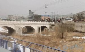 教师聚餐饮酒坠亡 校长副校长被免职 事件引发教育系统整顿