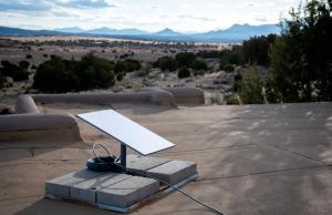 美国向伊朗送6000套“星链”终端？秘密支持抗议者