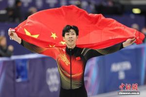 孙龙夺得米兰冬奥会短道速滑男子1000米决赛银牌 中国首枚奖牌