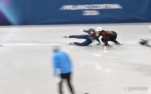 张楚桐犯规 明显动作引发重赛