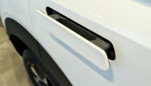 汽车隐藏式门把手 要说再见了 新规推动安全变革