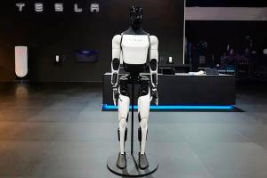 马斯克称擎天柱机器人将从明年开始改变人类生活 2029年影响巨大