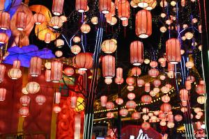 元宵节是中国人自己的狂欢节吗 传统与现代的和谐共舞