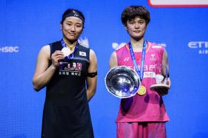 翻过大山看到更美丽的风景，王祉怡还要向更高处继续攀登 终结10连败首夺全英赛冠军